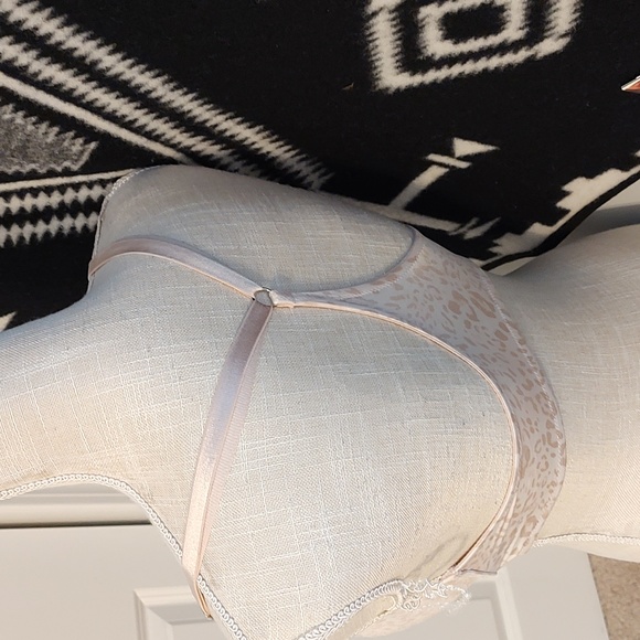 🧁 GUC Victoria's Secret Very Sexy Push Up Racerback Front Closure Bra, 32DD - Picture 6 of 10